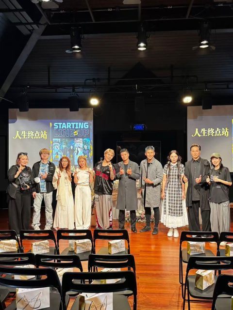 Honored to be the sponsor of Singapore’s first immersive stand-up comedy show, 人生终点站！Three days, five performances—every show sold out, every show brilliant. And we did all the hair and makeup styling for every single performer.

This stage was different. For the first time, someone stood up and talked openly about life and death—laughing while saying goodbye. Backstage, listening to the laughter and applause, we felt something quietly stir inside us. Life is unpredictable, but maybe that’s exactly why we need to hold tighter to the people around us, to cherish those small, warm, ordinary moments that make up our days.

After each show‘s makeup session, we rushed straight back to Limelight and got right back to work—steady, grounded, and focused. Busy on stage, busy off stage, but our hearts never wavered. We’re not chasing quick wins; we just want to take solid, steady steps forward.

You‘ve been with us through every stage of our growth, and we remember every word of encouragement and support. We are truly grateful for the journey so far. We’ll keep giving our best—and we promise to live up to every encounter and every trust you‘ve placed in us.
#人生终点站 #sgmakeupartist #limelightstudiosg