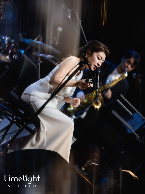 Enchanting evening with Lisa Ono 🌙 
Her world tour stopped by last night, and we at limelight studio had the honor of handling the styling, makeup, and photography.
Two show-stopping looks, each one a dream—captured behind the lens.
Grateful to be part of this beautiful night of music and artistry. ✨

📸: limelight studio
#LisaOno #小野丽莎 #limelightstudiosg #WorldTour #makeupandphotography